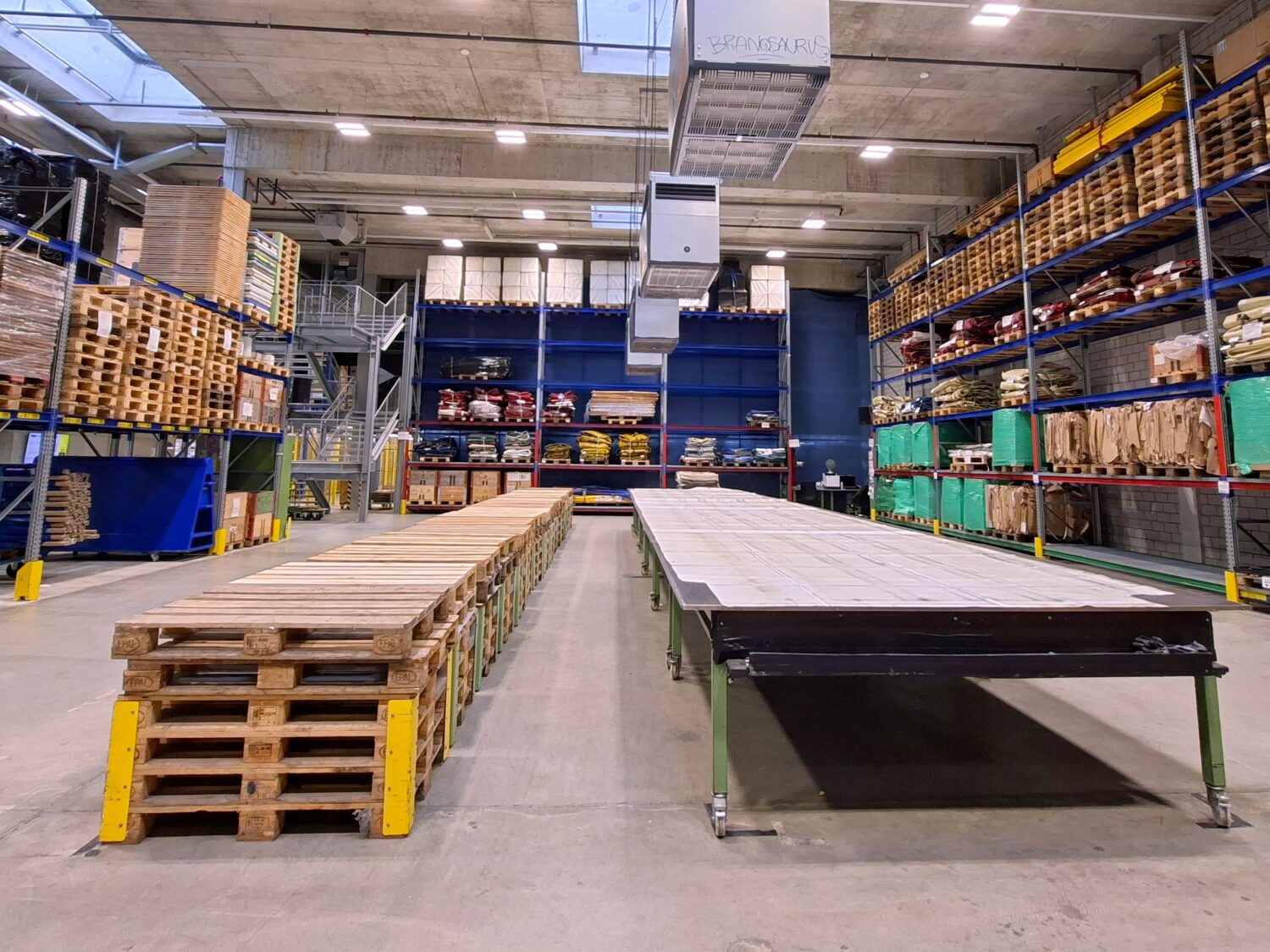 【スイス】エコバッグの老舗「フライターグ」　本社の工場見学を毎月実施　